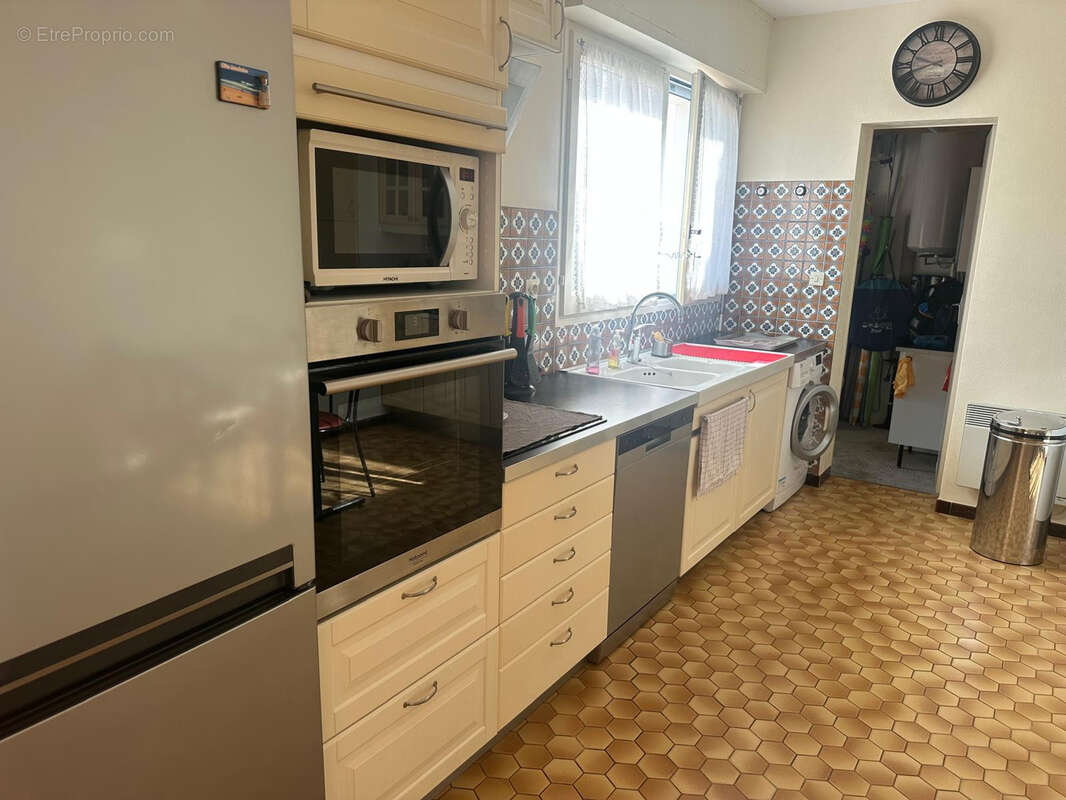 GASTES, opportunité à saisir pour cette maison au calme, à fort potentiel. - photo 8