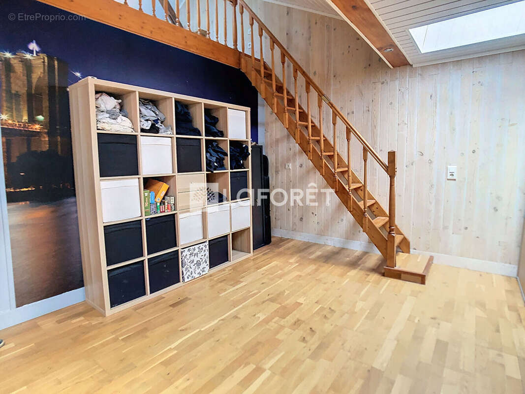 Appartement à VOUZIERS