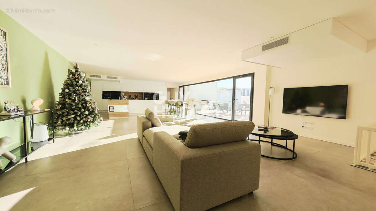 Villa contemporaine, 227 m² - 4 suites - Piscine - EN EXCLUSIVITE . A vendre Perpignan (66000) Parc Ducup - Environnement calme  - photo 3