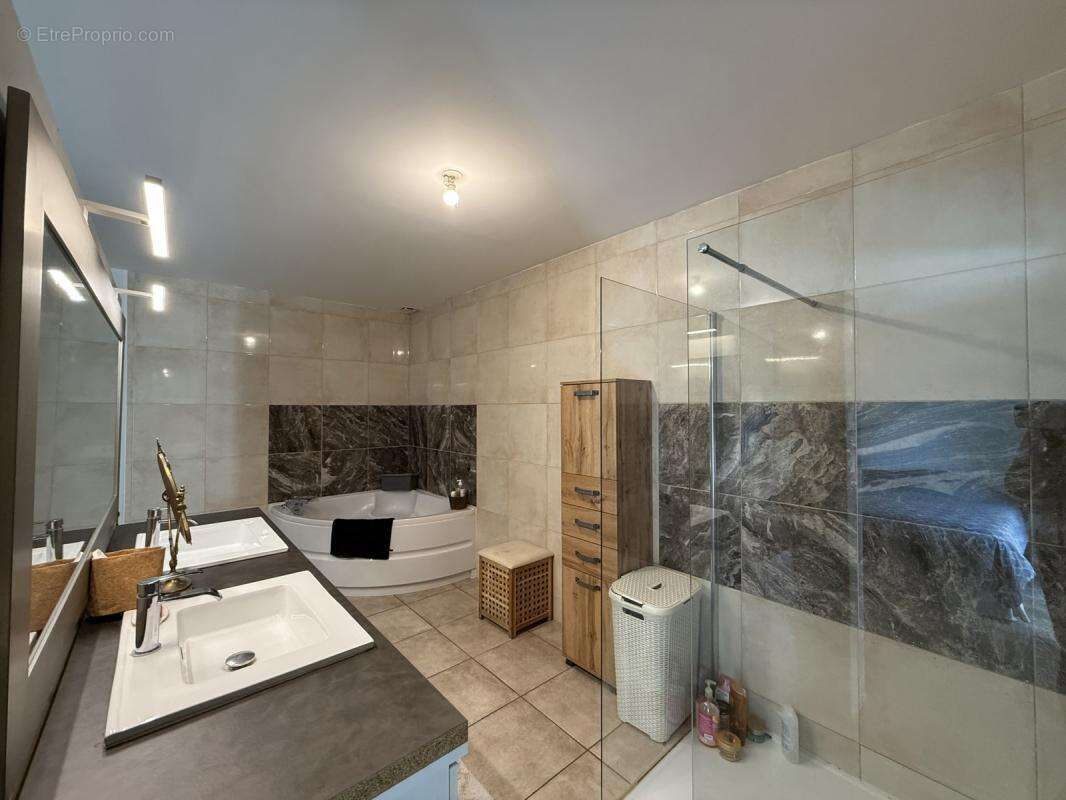 Maison à SAINT-CYPRIEN