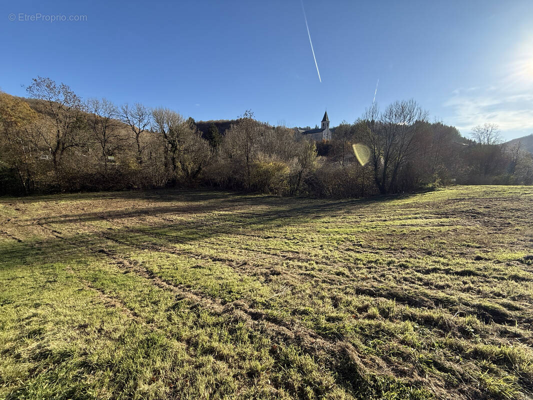 Terrain à MONTAGNOL