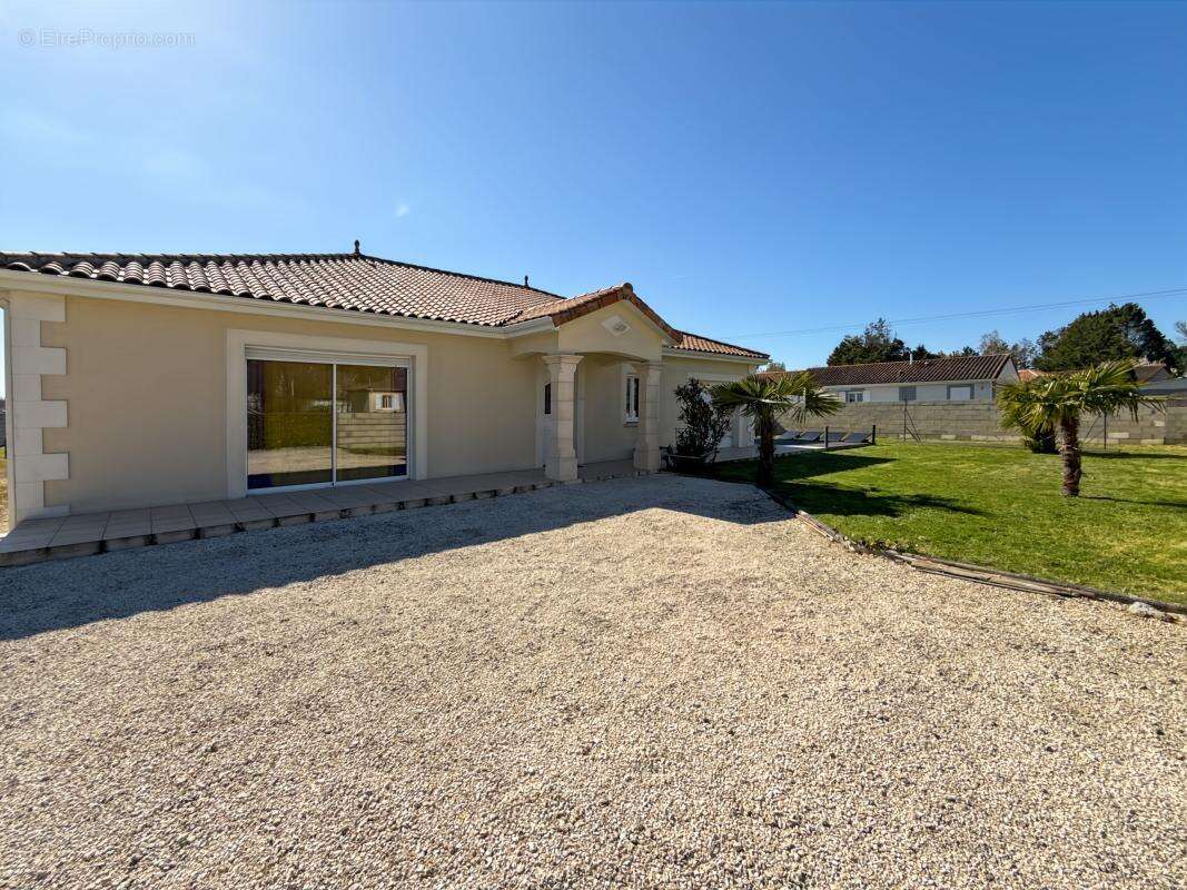 Maison à RAZAC-SUR-L'ISLE