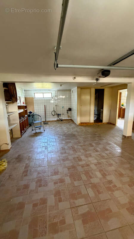 Maison de 89 m2 avec sous-sol complet et jardin arboré - photo 14