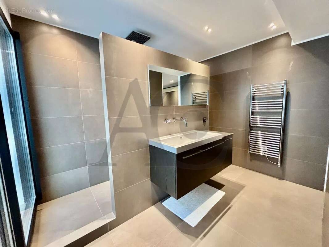 Maison à VILLENEUVE-LOUBET