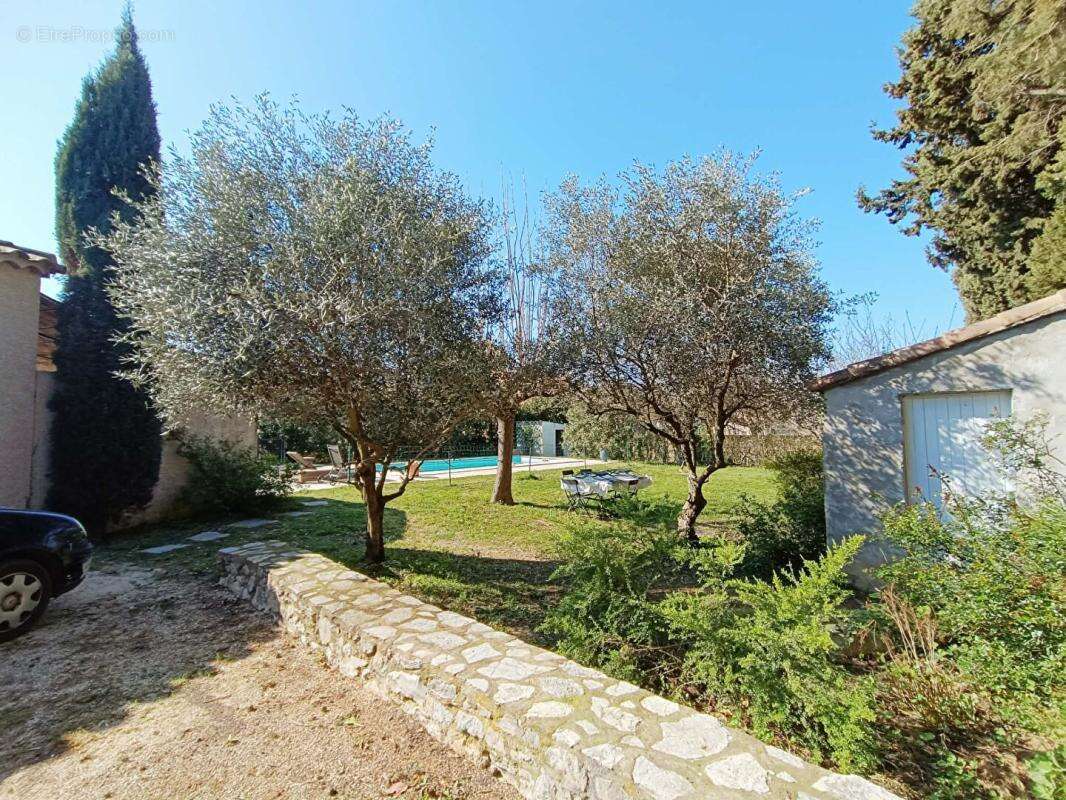 Maison à FONTVIEILLE