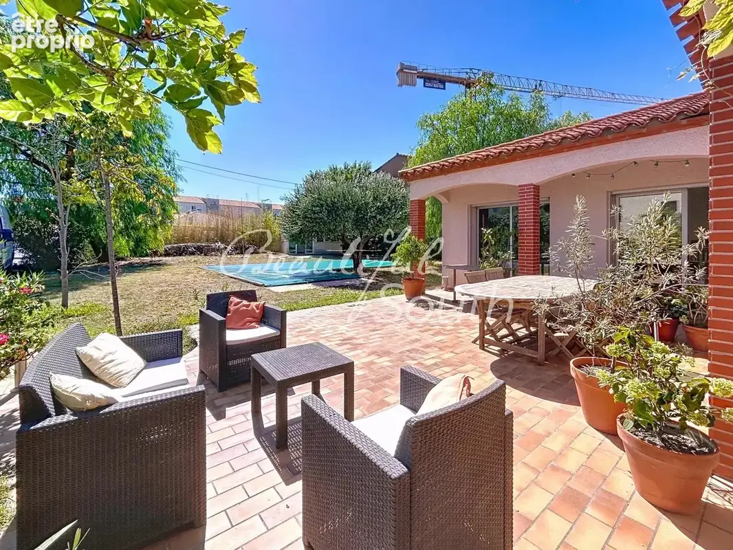 Maison de plain pied à Perpignan avec piscine et confort moderne - photo 2