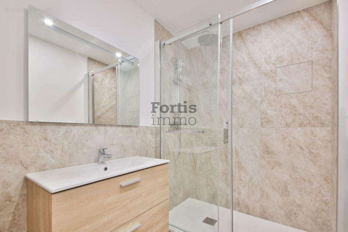 Appartement à PARIS-9E