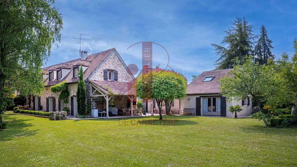 Maison à FONTAINEBLEAU
