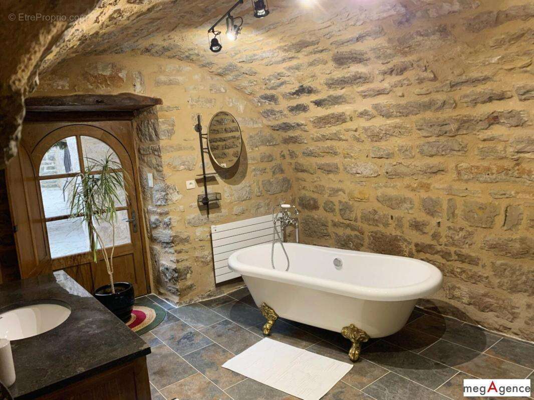 Maison à SAINTE-ENIMIE