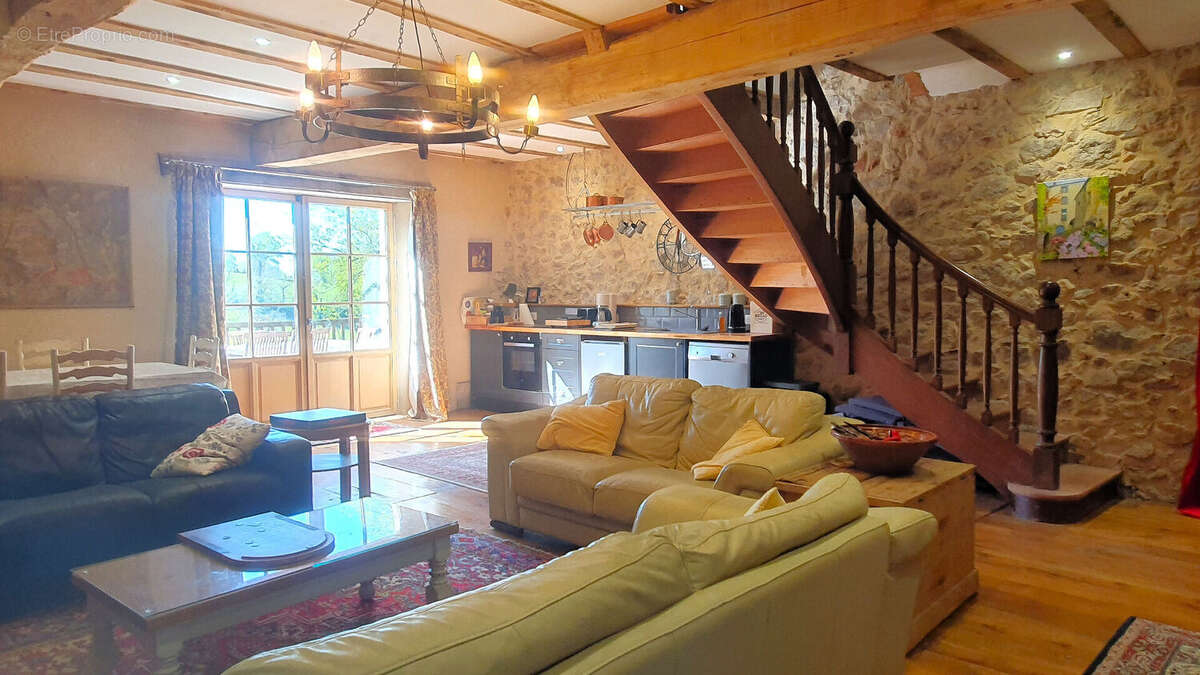 Grande propriété avec gîte spacieux, au calme - photo 7