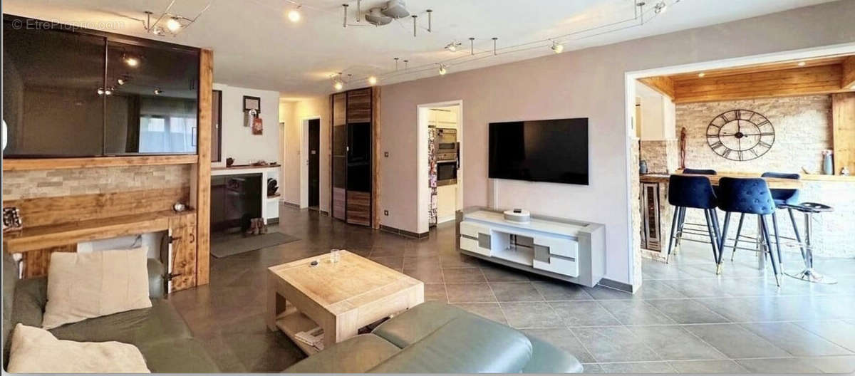 Appartement à SAINT-PIERRE-EN-FAUCIGNY