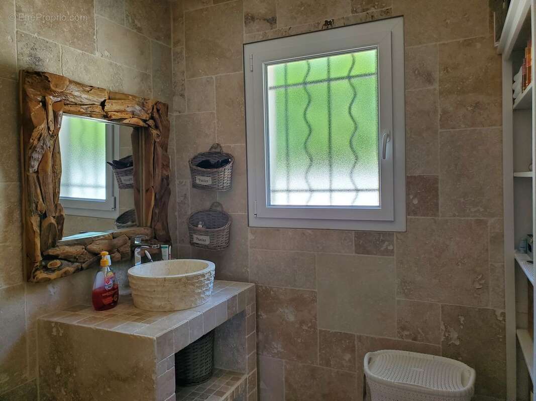 Maison de plain-pied à vendre au Gond-Pontouvre - photo 8