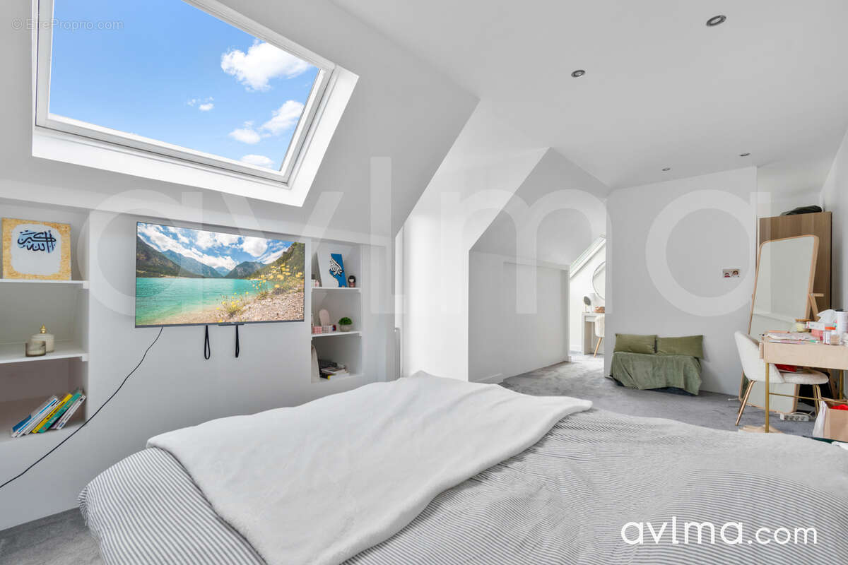 Maison à SAINT-NOM-LA-BRETECHE