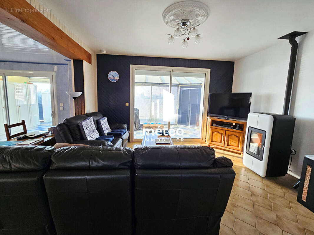 Maison à LES MAGNILS-REIGNIERS