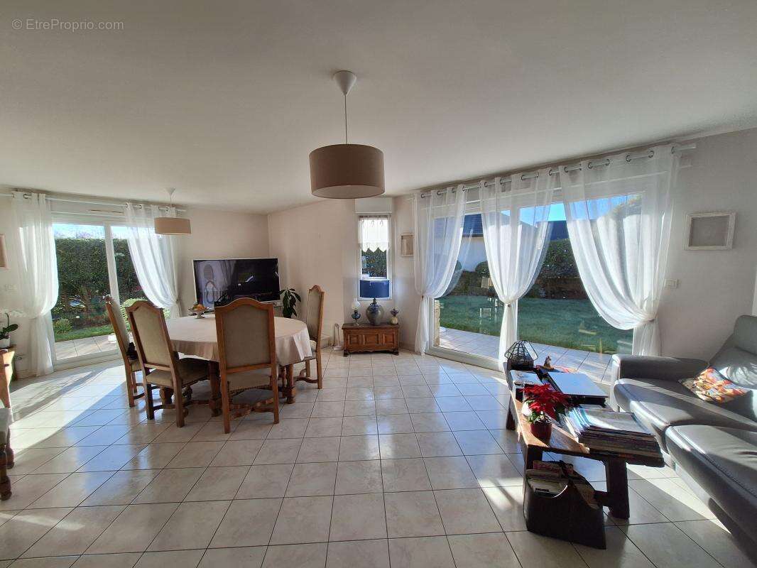 Maison à PLOUIGNEAU