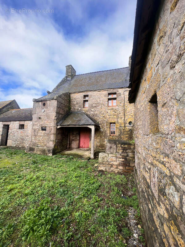 Maison à LANDUNVEZ