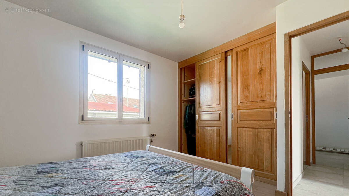 Maison rénovée avec potentiel de suite parentale, grand terrain et sous-sol total   Rare sur le secteur - photo 5