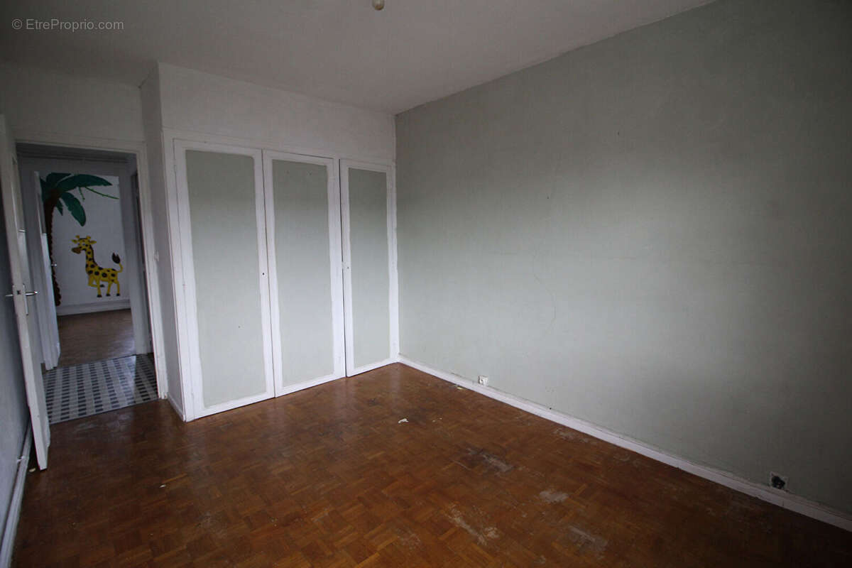 Appartement à VARENNES-VAUZELLES