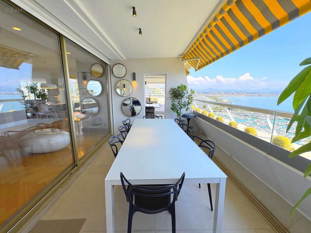 Appartement à VILLENEUVE-LOUBET