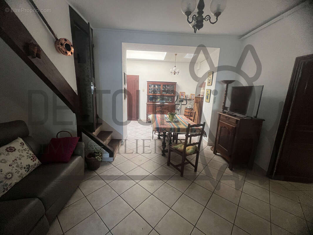 Maison à REBAIS