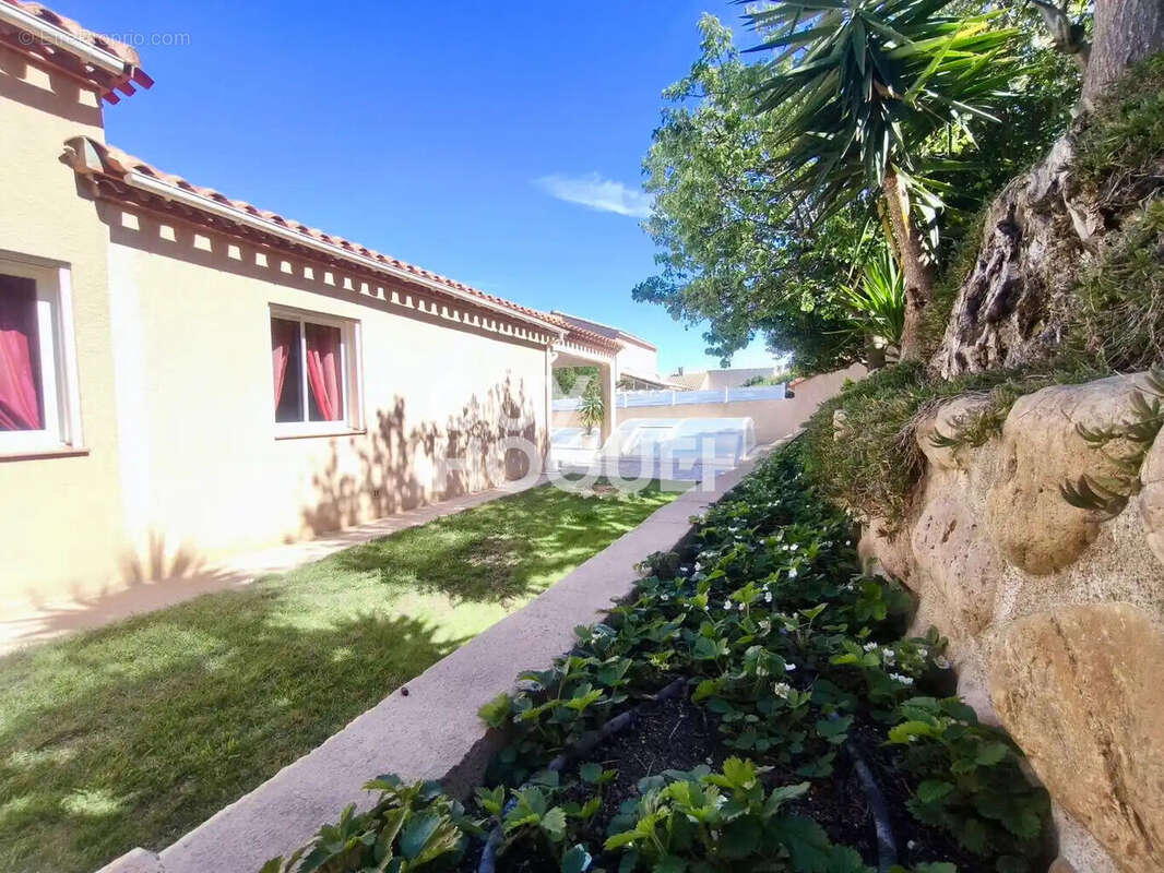 Maison à VILLENEUVE-DE-LA-RAHO