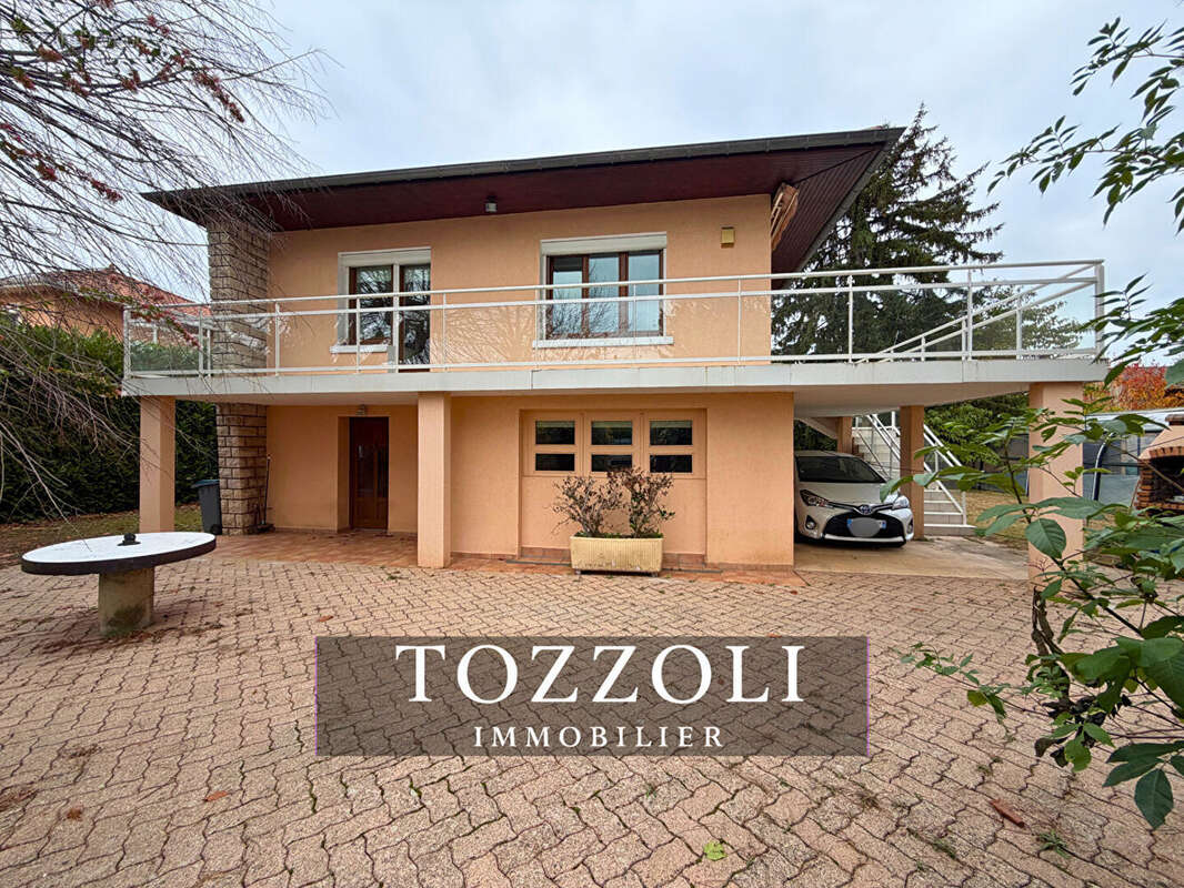 Maison à SAINT-QUENTIN-FALLAVIER