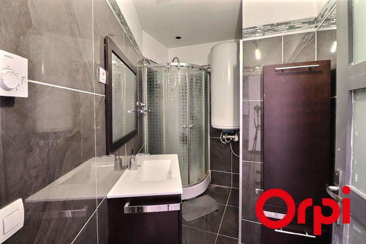 Appartement à MARSEILLE-1E