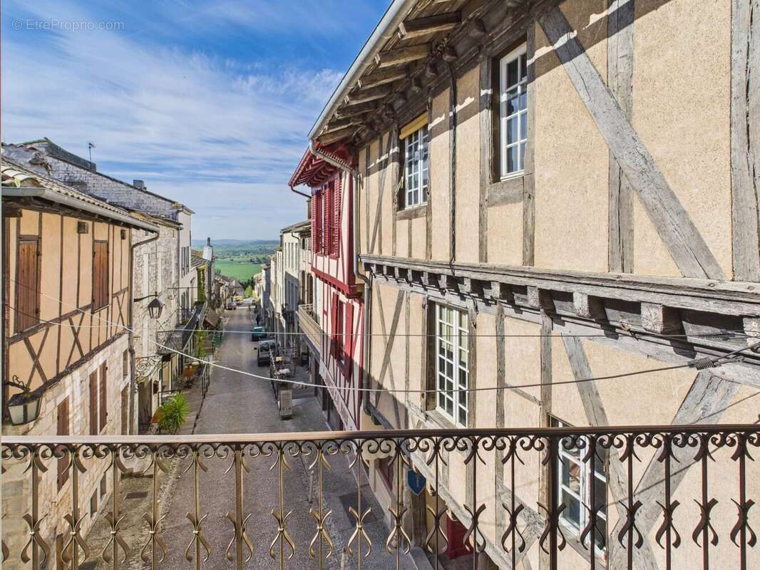 Appartement à MONFLANQUIN