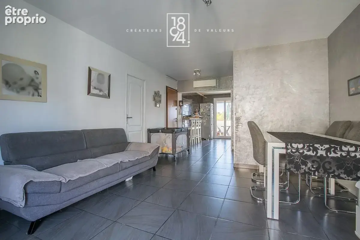 Traversant de type 4 en etage avec parking ,balcon et cave - photo 13