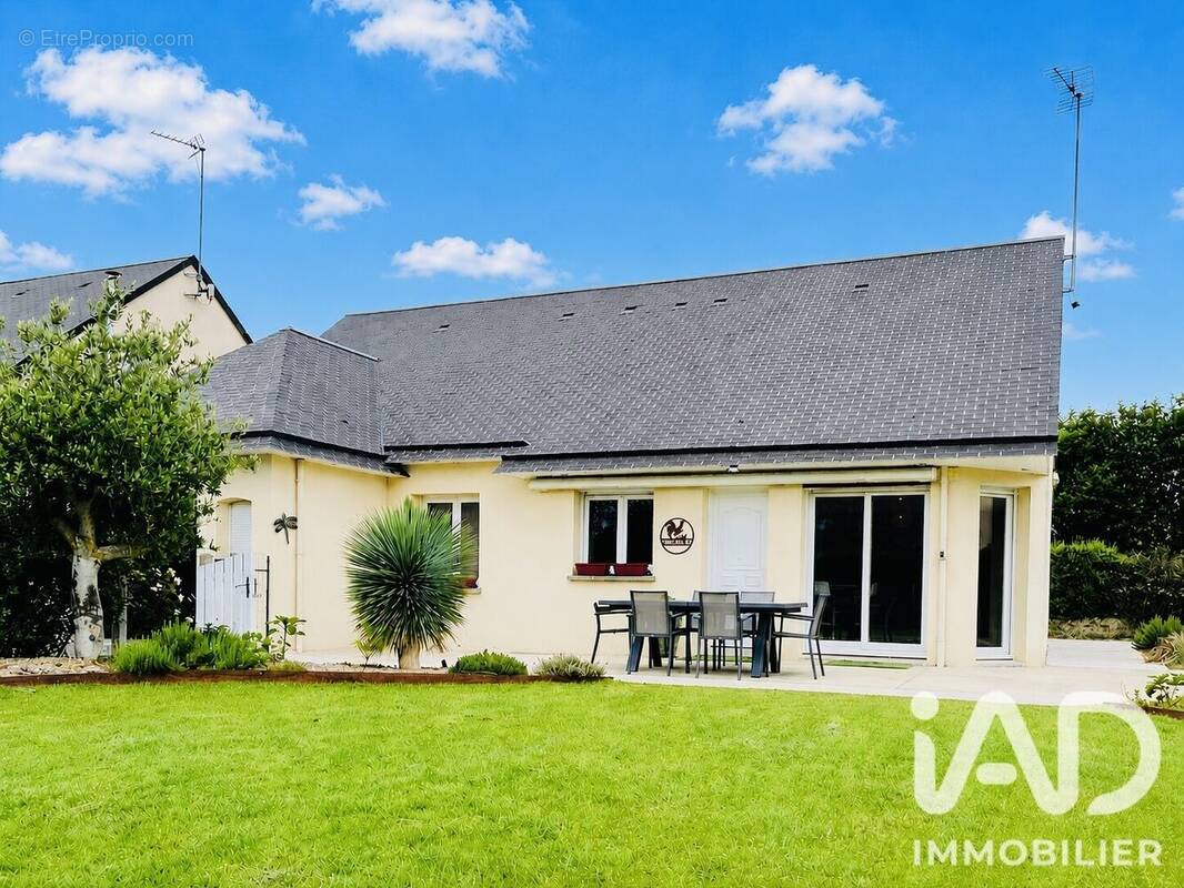 Photo 1 - Maison à LE VAL-SAINT-PERE