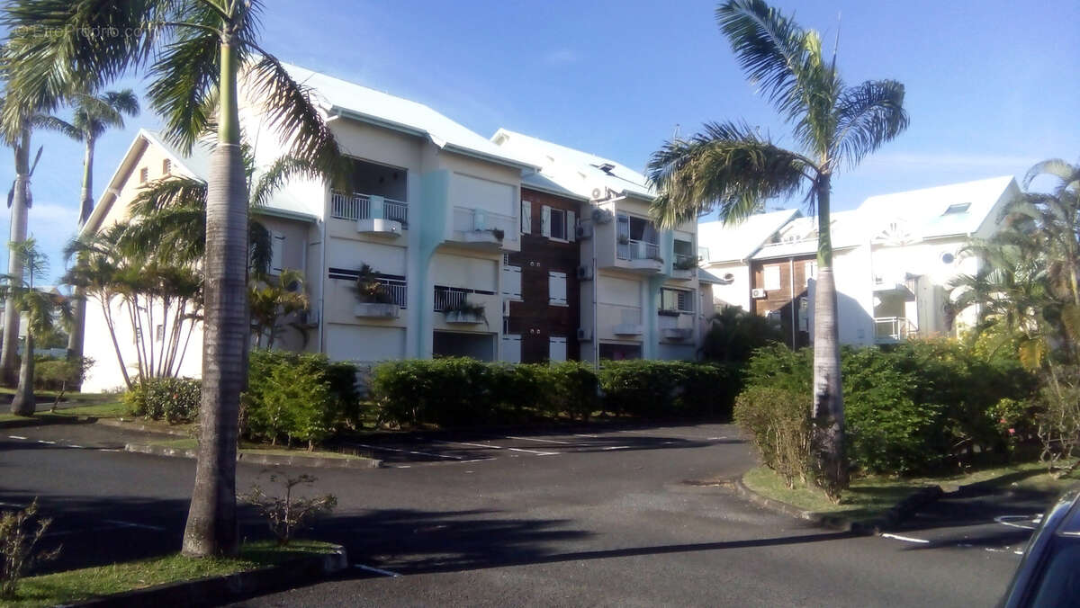 Appartement à BAIE-MAHAULT