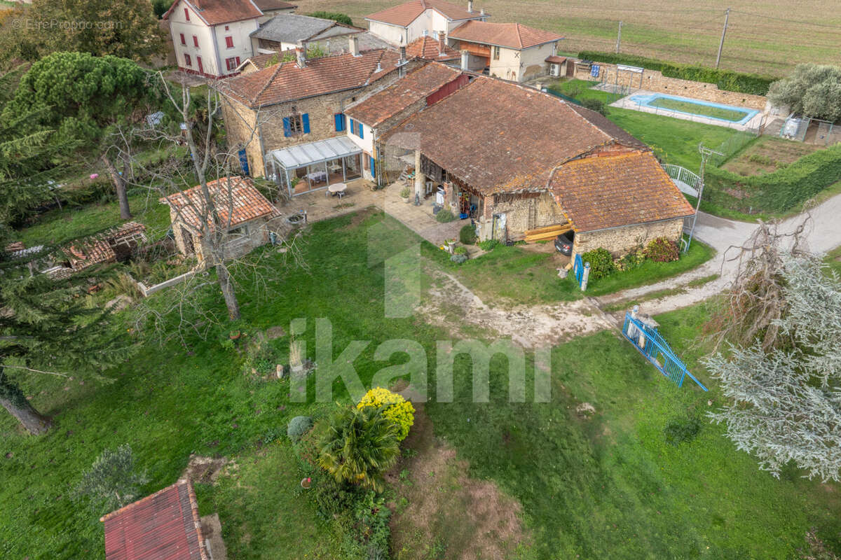 Maison à CHATEAUNEUF-DE-GALAURE