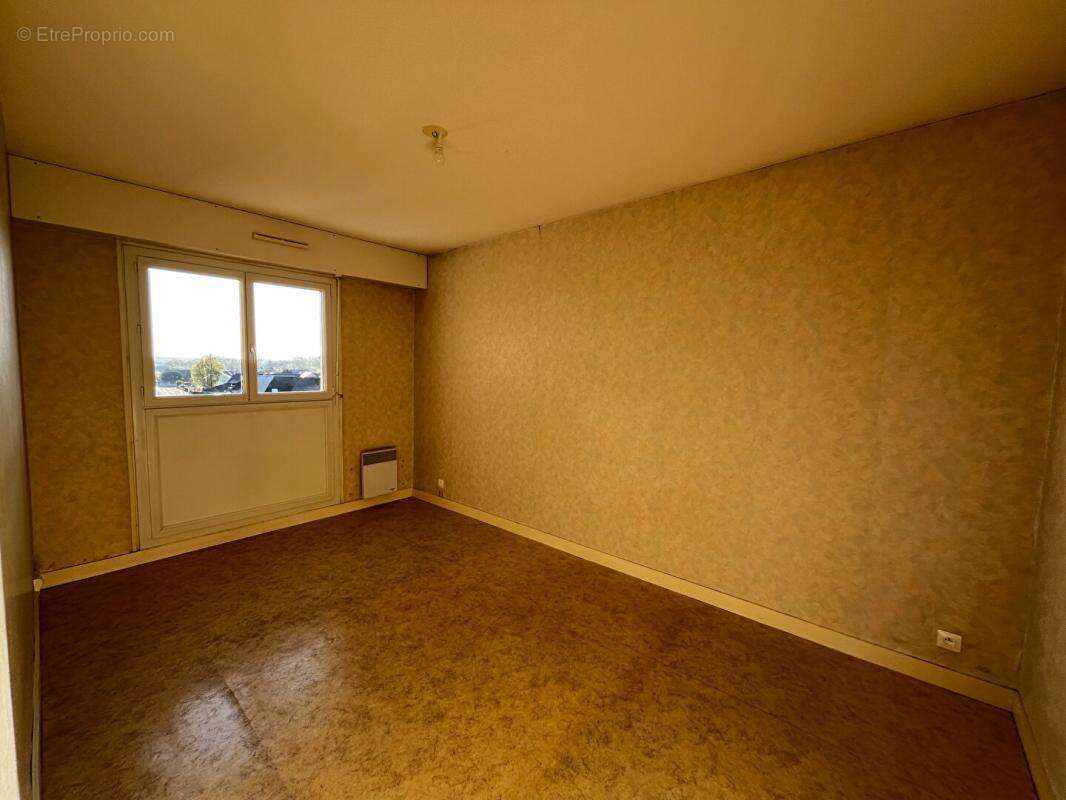 Appartement à PELLOUAILLES-LES-VIGNES