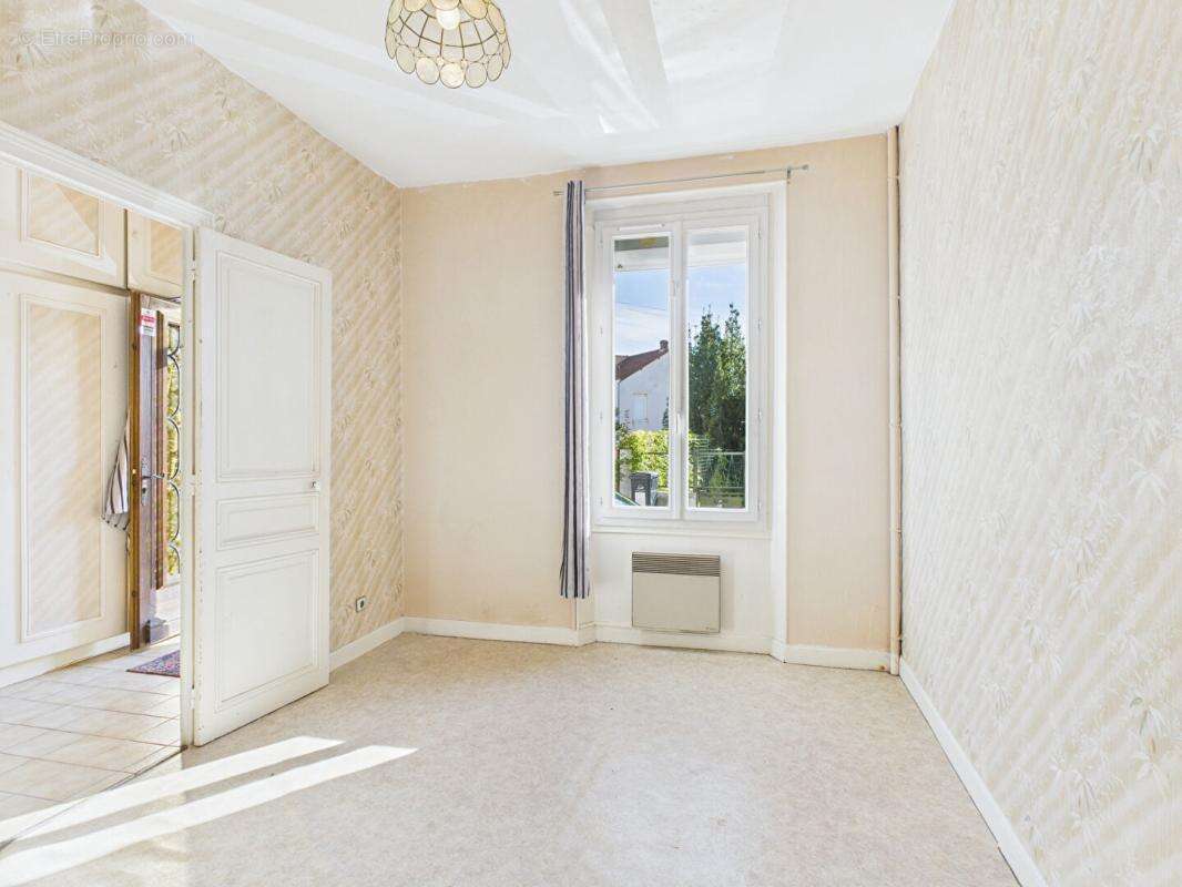 Maison à ROMILLY-SUR-SEINE