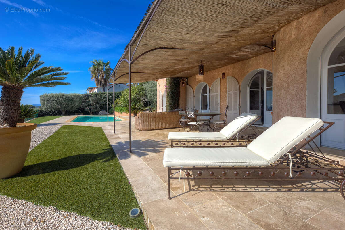 Maison à ROQUEBRUNE-SUR-ARGENS
