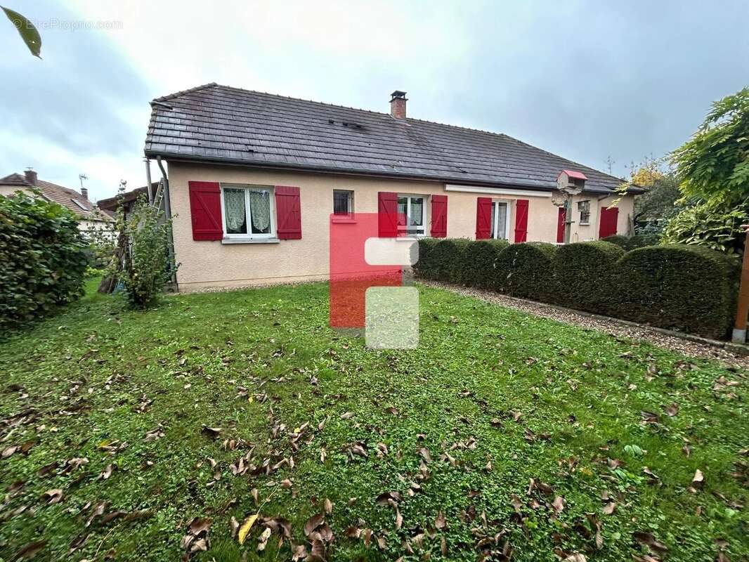 Maison à LUSIGNY-SUR-BARSE