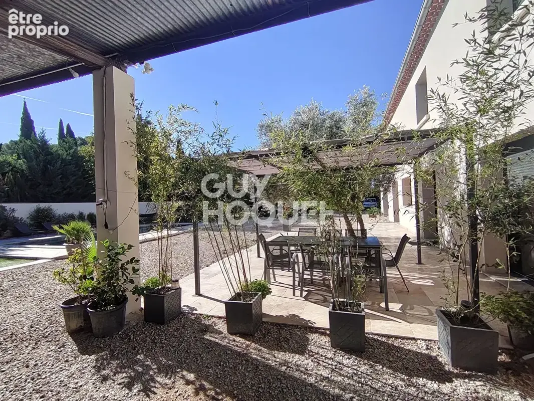 Carpentras - Maison R+1 - 279 m² (dont véranda 48 m²) - 5 chambres, 2 garages, Piscine et Forage - photo 2