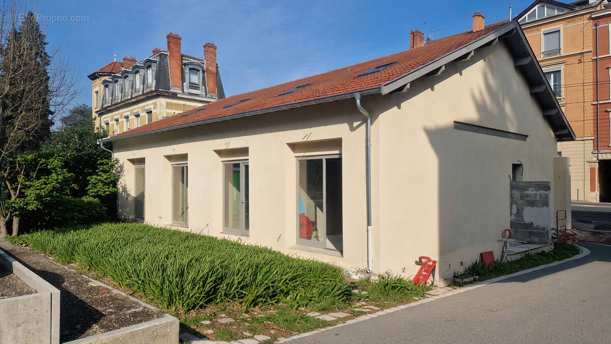 Appartement à TASSIN-LA-DEMI-LUNE