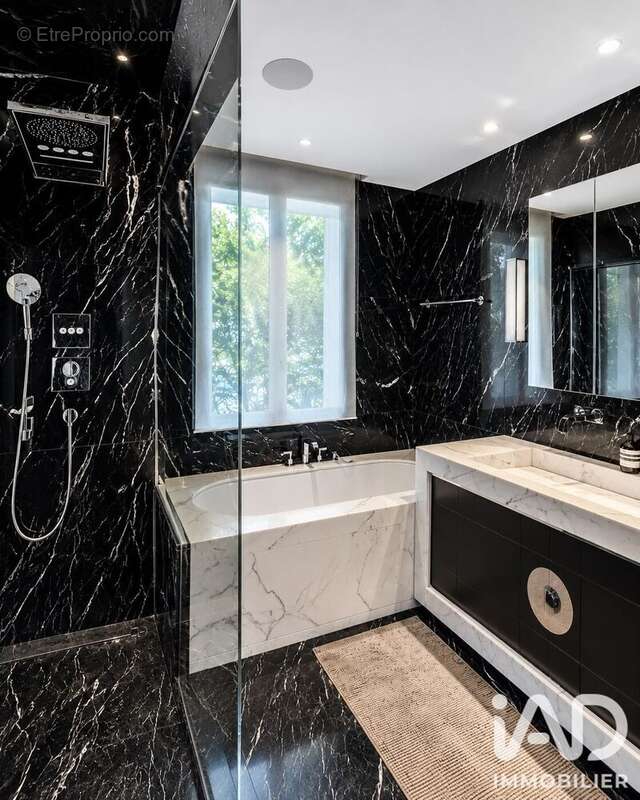 Maison 400 m² à Bougival  - photo 8