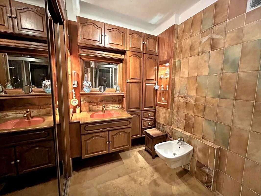 Appartement à MARSEILLE-6E