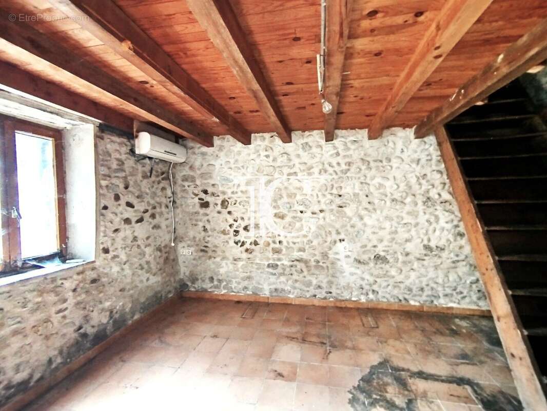 Propriété de caractère  Ancienne filature à réinventer dans un cadre d'exception - A RENOVER ENTIEREMENT - - photo 12