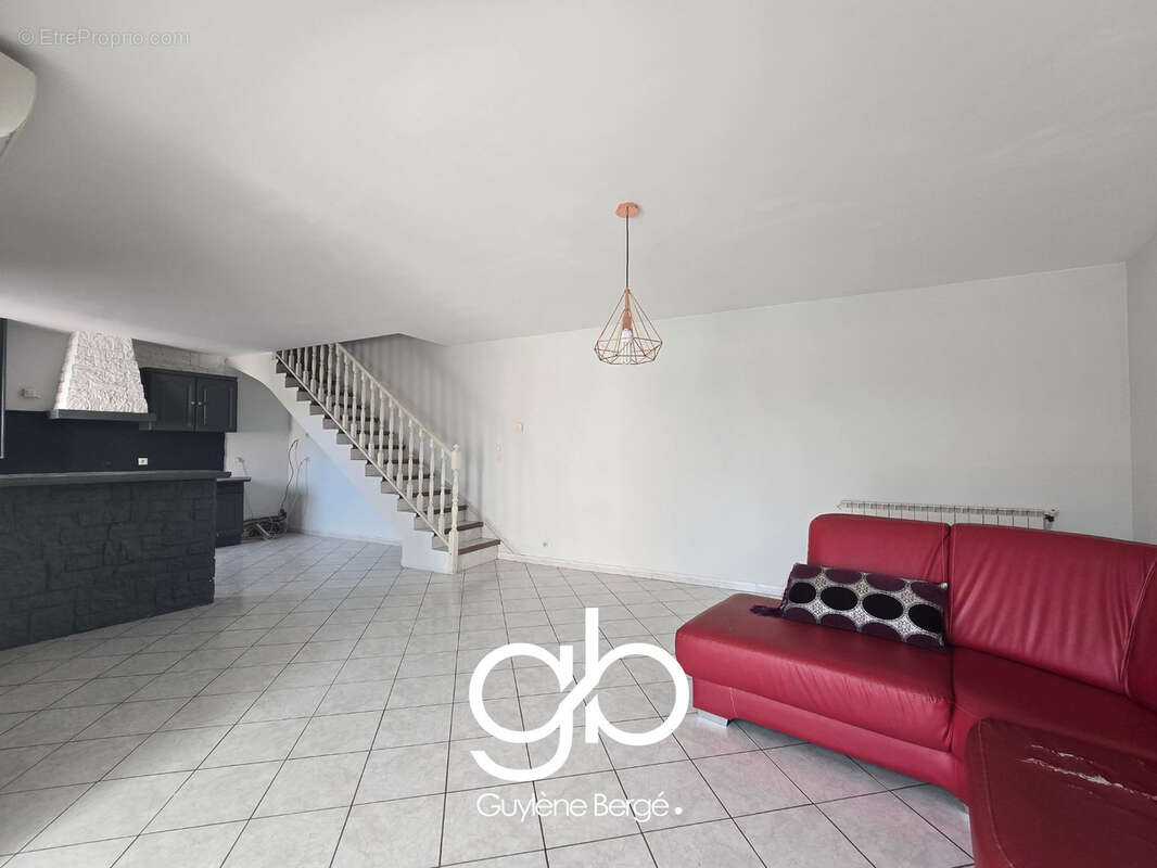 Maison 76 m2 avec grand garage, terrasse plein sud et fort potentiel   Centre de Lunel - photo 4