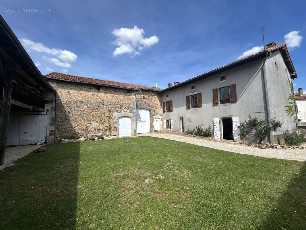 Maison à MASSIGNAC