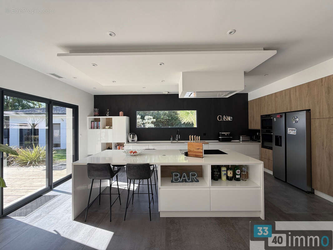 Ensemble villa 210 m2 + maison 75 m2 a salles - photo 4