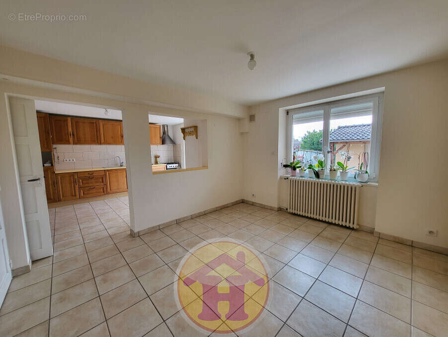 Maison à SAINT-JUNIEN