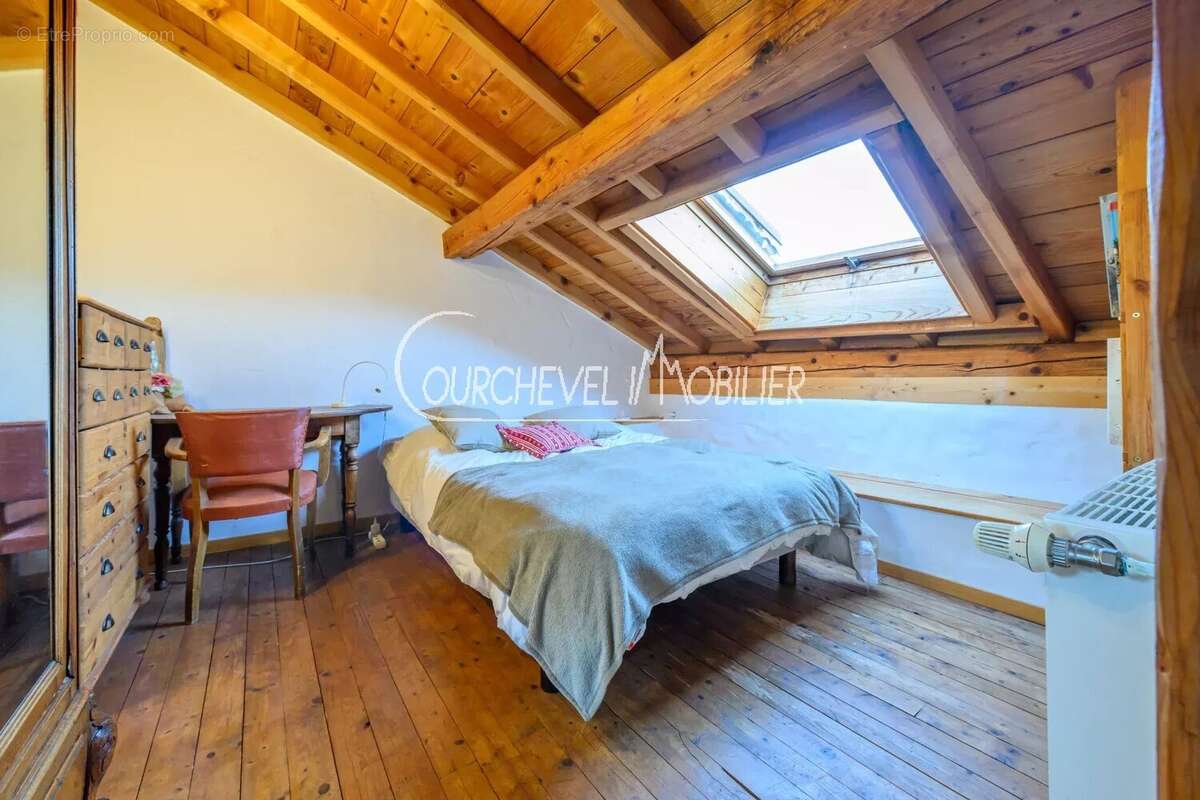 Maison à LES ALLUES