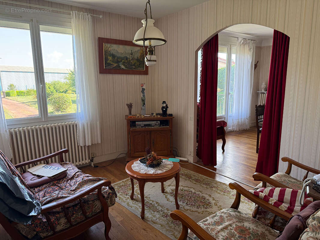 Maison à VOUNEUIL-SOUS-BIARD