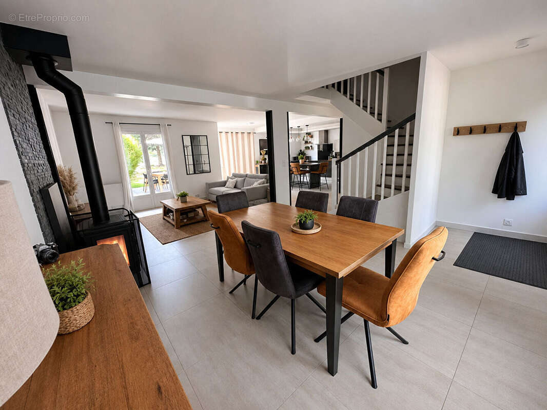 Maison  6 pièce(s) 135 m2 - photo 2