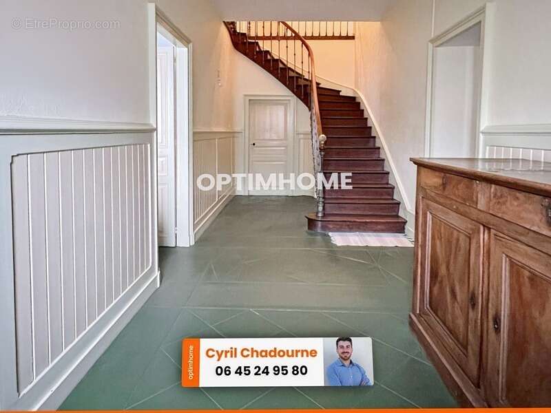 Maison à JAVERLHAC-ET-LA-CHAPELLE-SAINT-ROBERT