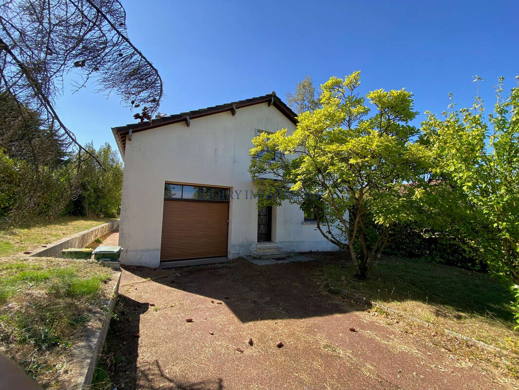 Maison à THOIRY
